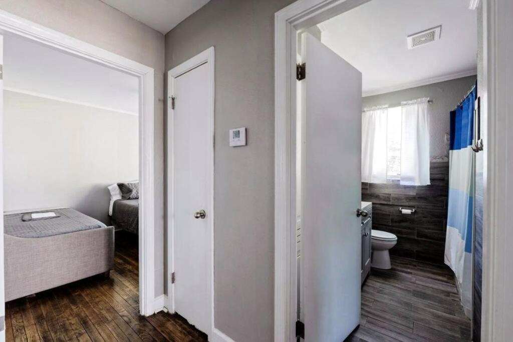 E, Memphis Home 5 Min From I240W 외부 사진